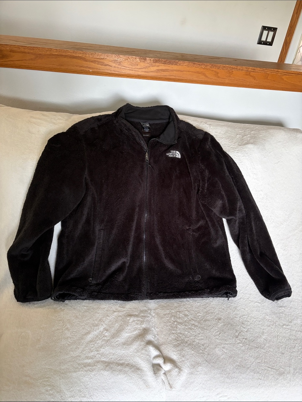 The North Face women’s Black Plush Fleece Full-Zip Jacket